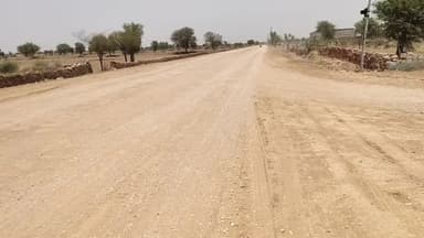 #खीवसर #सखवास# से आसोप जाने वाली सड़क का 6 महीने से रुका पडा काम, राहगीरों को करना पड़ रहा है भारी परेशानी का सामना।