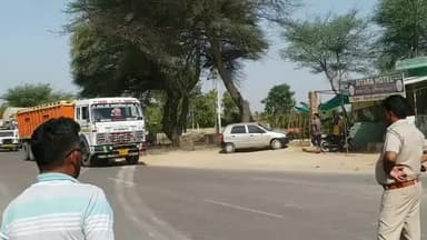 #संगरिया-#चौटाला के पास गैंस से भरे ट्रक को हटाया हाइवे से #घण्टो से बाधित हाइवे के यातायात को किया बहाल