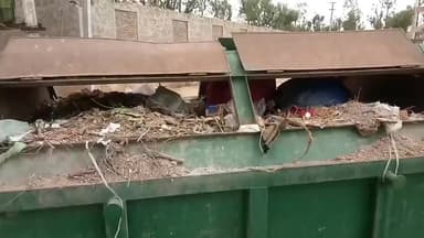 सिरोही के शिवगंज में कचरा पात्ररों को नहीं किया जा रहा खाली, कचरा फैला सड़कों पर