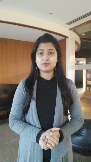 गुजरात में रैली करने पहुंचे राहुल गांधी को महिला कार्यकर्त्ता ने मंच पर किया किस #rahulgandhi #kiss #congress