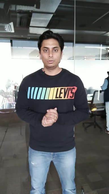 बेंगलुरु में एरो शो की पार्किंग में करीब 300 कारें जलकर हुई राख #aeroshow2019 #firebreakout #cars #bengaluru