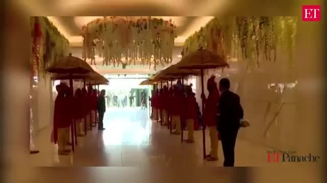 भारत के सबसे अमीर शख्स मुकेश अंबानी के बेटे की शादी, आकाश ने दी दादा धीरूभाई अंबानी को श्रद्धांजलि #akashambani #wedding