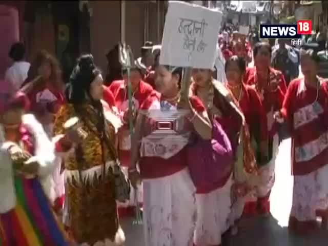 अलमोड़ा में महिलाओं ने होली महोत्सव के तहत निकाला होली का सांस्कृतिक जुलूस <nis:link nis:type=tag nis:id=holimahotsav nis:value=holimahotsav nis:enabled=true nis:link/>