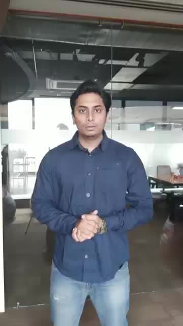 दूसरों को बचाने के लिए जलती कार चलाकर किनारे ले गया यूपी का शख्स, परिवार के 3 की मौत #burningcar #up #delhi