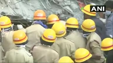 कर्नाटक में इमारत गिरने के करीब 60 घंटे बाद मलबे से ज़िंदा निकाला गया शख्स #karnataka #buildingcollapse #rescuemission #survivor