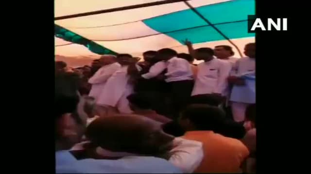 यूपी: संभल में बीजेपी के 'होली मिलन' कार्यक्रम के दौरान गिरा स्टेज, कई लोग हुए घायल <nis:link nis:type=tag nis:id=bjp nis:value=bjp nis:enabled=true nis:link/> <nis:link nis:type=tag nis:id=stagecollapse nis:value=stagecollapse nis:enabled=true nis:link/>