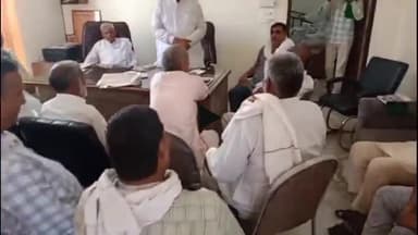 धनौरा: फतेहपुर छितरा में भाकियू टिकैत के कार्यकर्ताओं की बैठक का हुआ आयोजन, गजरौला में 4 जून को होगी महापंचायत