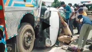 शाजापुर: अभयपुर गांव के समीप अनियंत्रित होकर ट्रक में जा घुसी कार, दो लोग हुए घायल