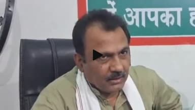 बहराइच: सपा कार्यालय पर पूर्व राज्यसभा सांसद आलोक तिवारी ने पत्रकारों के साथ आगामी चुनाव को लेकर की प्रेस वार्ता