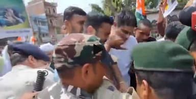 पटना ग्रामीण: राजापुल पर पुलिस और कांग्रेस कार्यकर्ताओं के बीच हुई धक्का-मुक्की, कई नेता हिरासत में