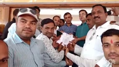 सागर नगर: रोजगार सहायकों ने जिला पंचायत CEO को दिया ज्ञापन, ग्राम रोजगार सहायकों पर हो रही कार्रवाई को रोकने की मांग की