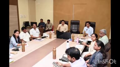 धार: कलेक्टर ऑफिस में हुई समयावधि पत्रों की समीक्षा बैठक, जिला पंचायत CEO ने लंबित शिकायतों का निराकरण करने के दिए निर्देश