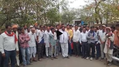 बीना: बीना तहसील परिसर में किसानों ने किया प्रदर्शन, उपज का भुगतान जल्द करने की मांग की