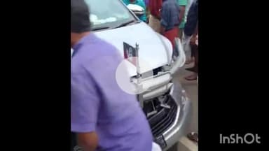 പട്ടാമ്പി: കൊപ്പത്ത് തമിഴ്നാട് മുൻ മന്ത്രിയുടെ കാറിൽ മറ്റൊരു കാർ ഇടിച്ച് കയറി അപകടം
