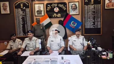 कांके: बुढ़मू थाना क्षेत्र से हथियार के साथ टीएसपीसी के दो सक्रिय सदस्य गिरफ्तार