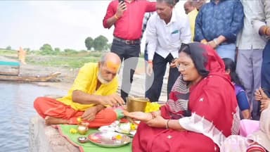 धार: केंद्रीय राज्यमंत्री सावित्री ठाकुर ने मां नर्मदा तट पर पूजा कर मनाया जन्मदिन