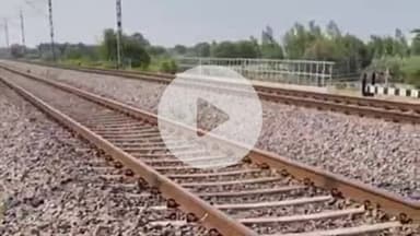 सिराथू: सिराथू पावर हाउस के पास रेलवे ट्रैक पर मिली युवक की लाश, हाथ पर लिखा था 'धरमराज', शिनाख्त नहीं हुई