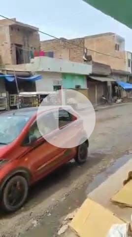 सीतापुर: सीतापुर हरदोई मार्ग पर सड़क पर बड़े-बड़े गड्ढों से लोग परेशान, वाहनों का निकलना भी हुआ मुश्किल