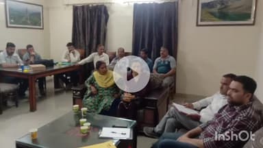 कंडाघाट: कंडाघाट में खाद्य आपूर्ति विभाग के निरीक्षक दिनेश ने डिपुओं में नोटिस बोर्ड पर राशन की रेटलिस्ट लगाने के दिए निर्देश