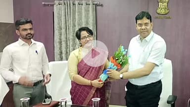 बक्सर: बक्सर में नए डीएम ने कार्यालय कक्ष में पदभार किया ग्रहण