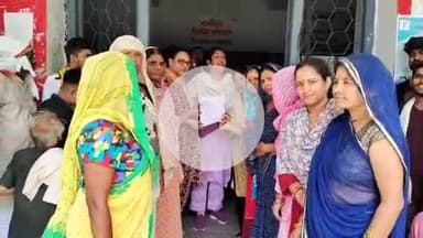 नौगांव: नौगांव वार्ड नंबर 4 के रहवासियों ने बिजली की समस्या को लेकर तहसीलदार को दिया ज्ञापन