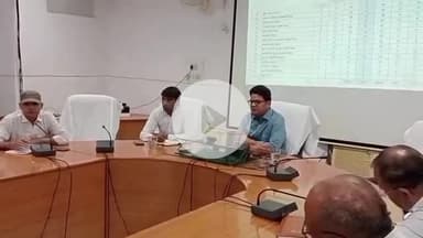 सिहावल: कलेक्ट्रेट में बैठक संपन्न, कलेक्टर ने दुर्घटनाग्रस्त अज्ञात वाहनों के प्रकरण प्रस्तुत करने के निर्देश दिए