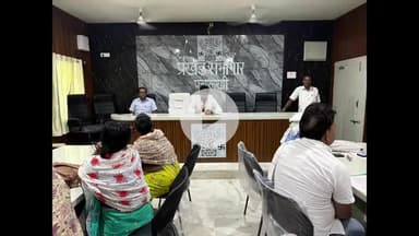 पचरुखी: प्रखंड सभागार में बीडीओ ने बीएलओ के साथ की बैठक