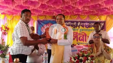 রামনগর ২: দক্ষিণ পুরুষোত্তমপুর মিলনী সংঘের রক্তদান  শিবিরে উপস্থিত বিধায়ক