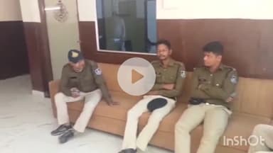 धार: धार के चंदेल भवन के पास चार्टर्ड बस ने व्यक्ति को मारी टक्कर, व्यक्ति घायल