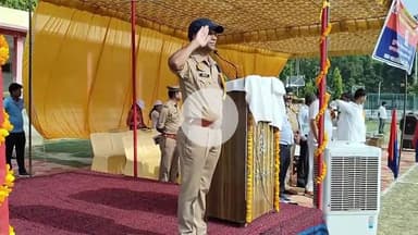 बरहज: जिले में गोरखपुर जोन की 73वीं अंतर्जनपदीय पुलिस फुटबॉल प्रतियोगिता का हुआ भव्य शुभारंभ