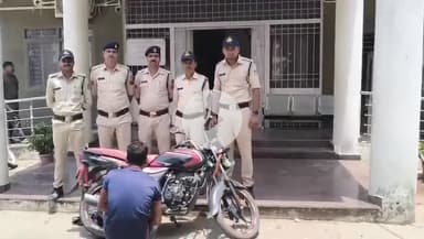 इछावर: रेहटी थाना पुलिस ने मोटरसाइकिल चोर को किया गिरफ्तार, बड़ी कार्रवाई