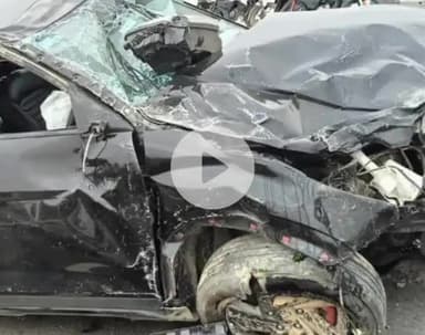 बिल्हौर: चौबेपुर के बंदी माता मंदिर के पास एक कार अनियंत्रित होकर डिवाइडर से टकराई, चालक घायल