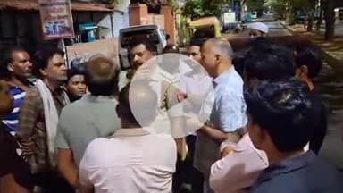 झांसी: नवाबाद थाना क्षेत्र स्थित अस्पताल में उपचार के दौरान मरीज की हुई मौत, परिजनों ने लापरवाही का लगाया आरोप