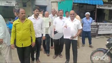 चूरू: सीवरेज संबंधित समस्या का समाधान करने की मांग, कलक्टर कार्यालय मे जिला कलेक्टर चूरू को दिया ज्ञापन।