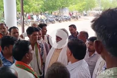 श्योपुर: टर्राकला में नई रेलवे पुलिया से ग्रामीण परेशान, बड़े वाहनों का आवागमन ठप होने पर कलेक्टर से मिले