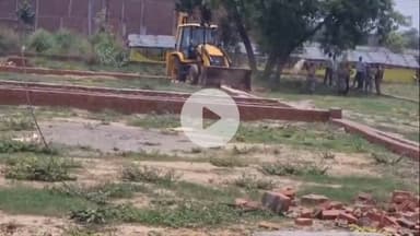 बरेली: इज्जतनगर थाना क्षेत्र के मुड़िया अहमदनगर में बन रही अवैध कालोनियों के खिलाफ की गई ध्वस्तीकरण की कार्रवाई