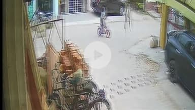 बरेली: थाना प्रेम नगर क्षेत्र के राजेंद्र नगर में गली में साइकिल चला रही बच्ची पर चढ़ी कार, घटना का सीसीटीवी हुआ वायरल