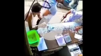 फिरोज़ाबाद: बरी चौराहे के पास मेडिकल स्टोर से ग्राहक बनकर आए शख्स ने गल्ले से उड़ाए रुपये, पूरी घटना CCTV में कैद, वीडियो वायरल