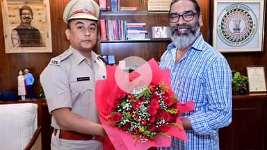 कांके: कांके रोड स्थित सीएम आवास में पुलिस अधिकारियों ने मुख्यमंत्री से की मुलाकात