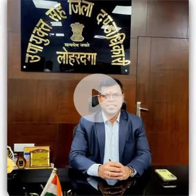 लोहरदगा उपायुक्त महोदय से मिले झारखंड मुक्ति मोर्चा के नगर कमेटी के पदाधिकारी...