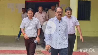 भभुआ: डीएम ने अपने योगदान के दूसरे दिन चैनपुर प्रखंड एवं अंचल कार्यालय का किया औचक निरीक्षण, 23 कर्मी रहे अनुपस्थित