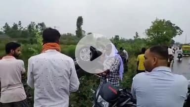 सीतापुर: कल्याणपुर के पास तेज रफ्तार कार अनियंत्रित होकर पलटी, लखीमपुर जनपद में तैनात PO डूडा की हुई मौत, एक व्यक्ति घायल