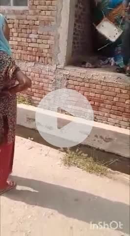 जानसठ: ककरौली गांव खेड़ी फिरोजाबाद में बिजली चेकिंग के दौरान विद्युत विभाग के लाइनमैन और ग्रामीण के बीच हुई हाथपाई, वीडियो वायरल