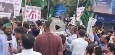 पटना ग्रामीण: इनकम टैक्स गोलंबर पर राजद महिला कार्यकर्ताओं ने मंत्री मंगल पांडे को चूड़ी भेजकर किया प्रदर्शन