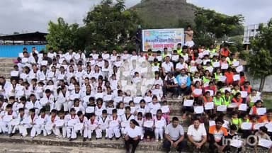 रायसेन: ग्रीष्मकालीन खेल प्रशिक्षण शिविरों के समापन समारोह में शामिल हुए एसपी