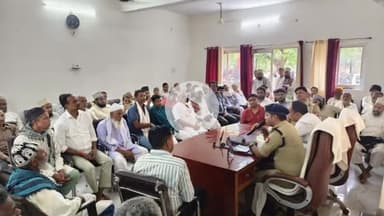 तुलसीपुर: थाना महाराजगंज तराई व ललिया में आगामी त्यौहार से पहले आयोजित की गई पीस कमेटी की बैठक