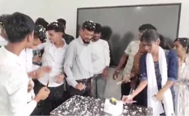 तोपचांची: गोमो: रजविया क्लासेज इंस्टीट्यूट के टॉपर छात्रों को पुरस्कार देकर किया गया सम्मानित