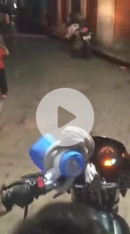 इटावा: बिजली चोरी रोकने के लिए विद्युत विभाग ने शहर में शुरू की नई मुहिम, लाउडस्पीकर से मोहल्ले-मोहल्ले करा रहे मुनादी