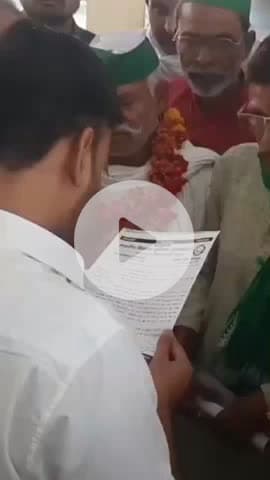 इटावा: जसवंत नगर तहसील में किसानों ने किया धरना प्रदर्शन, शोषण की बात कही गई