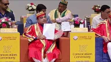 देहरादून: ग्राफिक एरा डीम्ड यूनिवर्सिटी का 12वां दीक्षांत समारोह, केंद्रीय मंत्री नितिन गडकरी ने की शिरकत